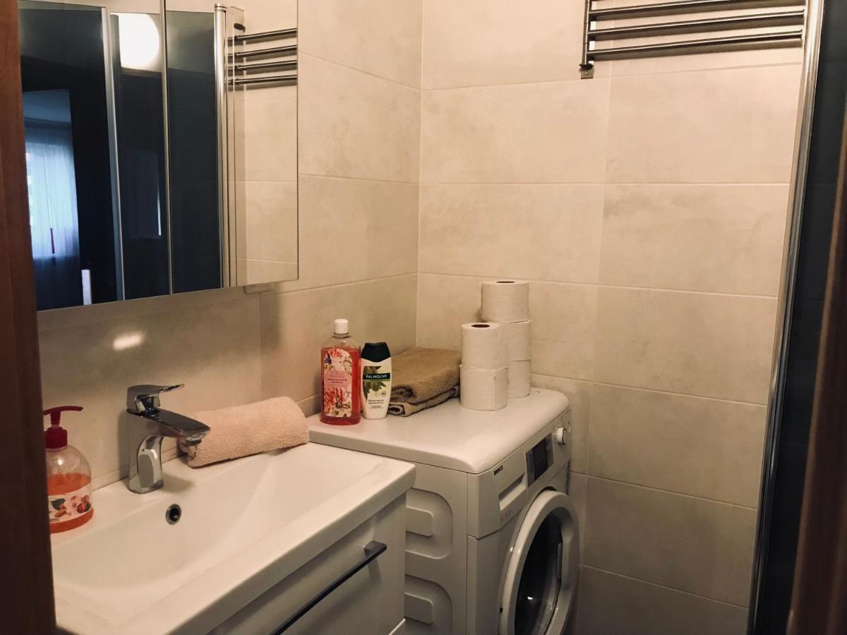 Cozy Central Apartment Tallinn Bagian luar foto