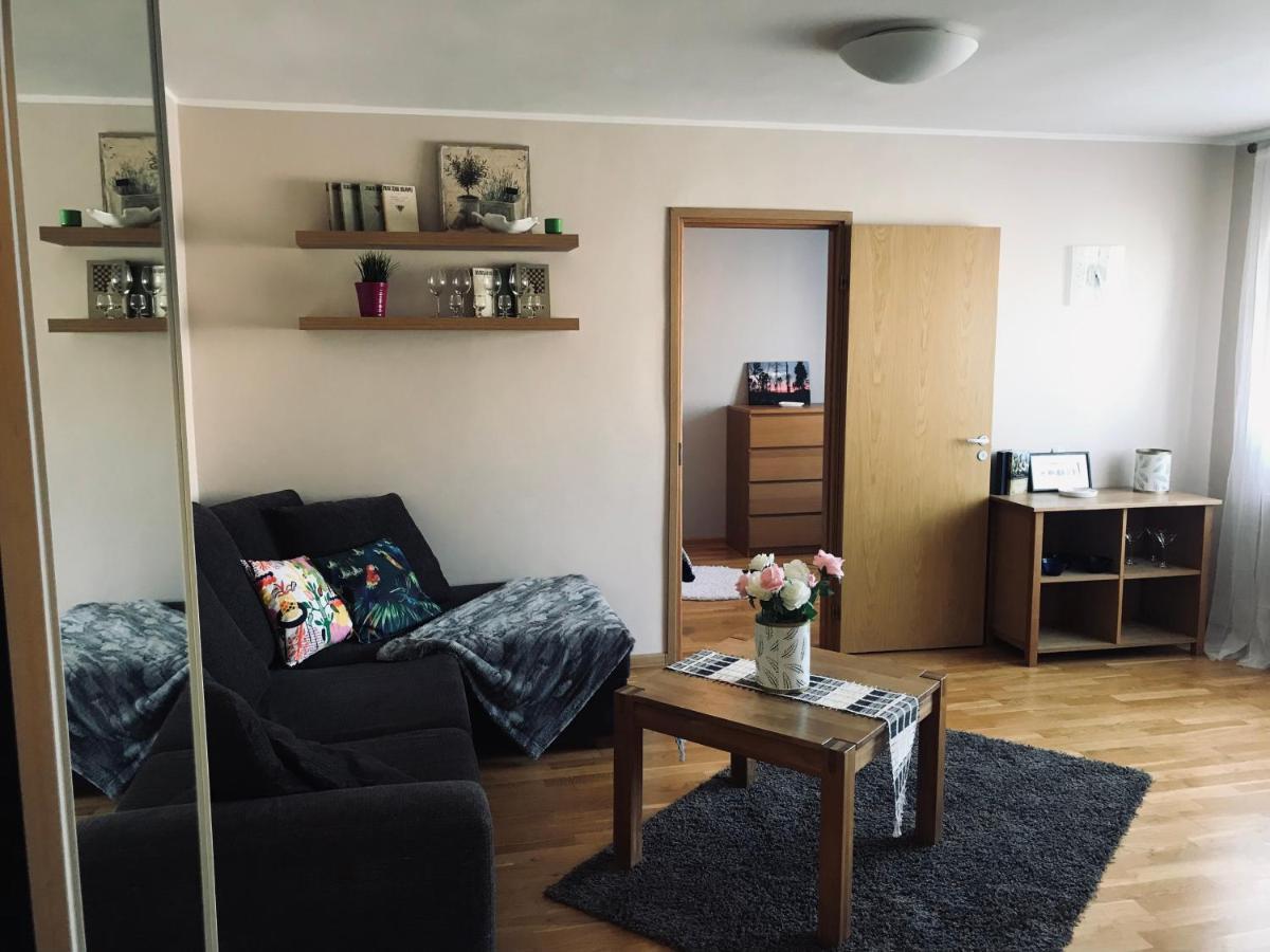 Cozy Central Apartment Tallinn Bagian luar foto